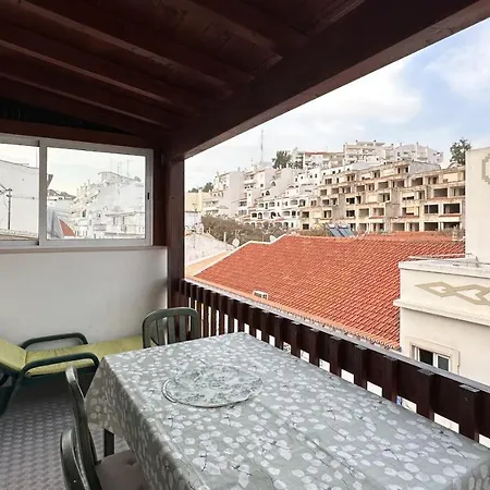 T2 Catraio 8, Baixa De *