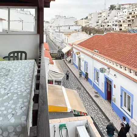 T2 Catraio 8, Baixa De דירה