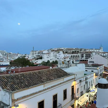 T2 Catraio 8, Baixa De * 阿尔布费拉